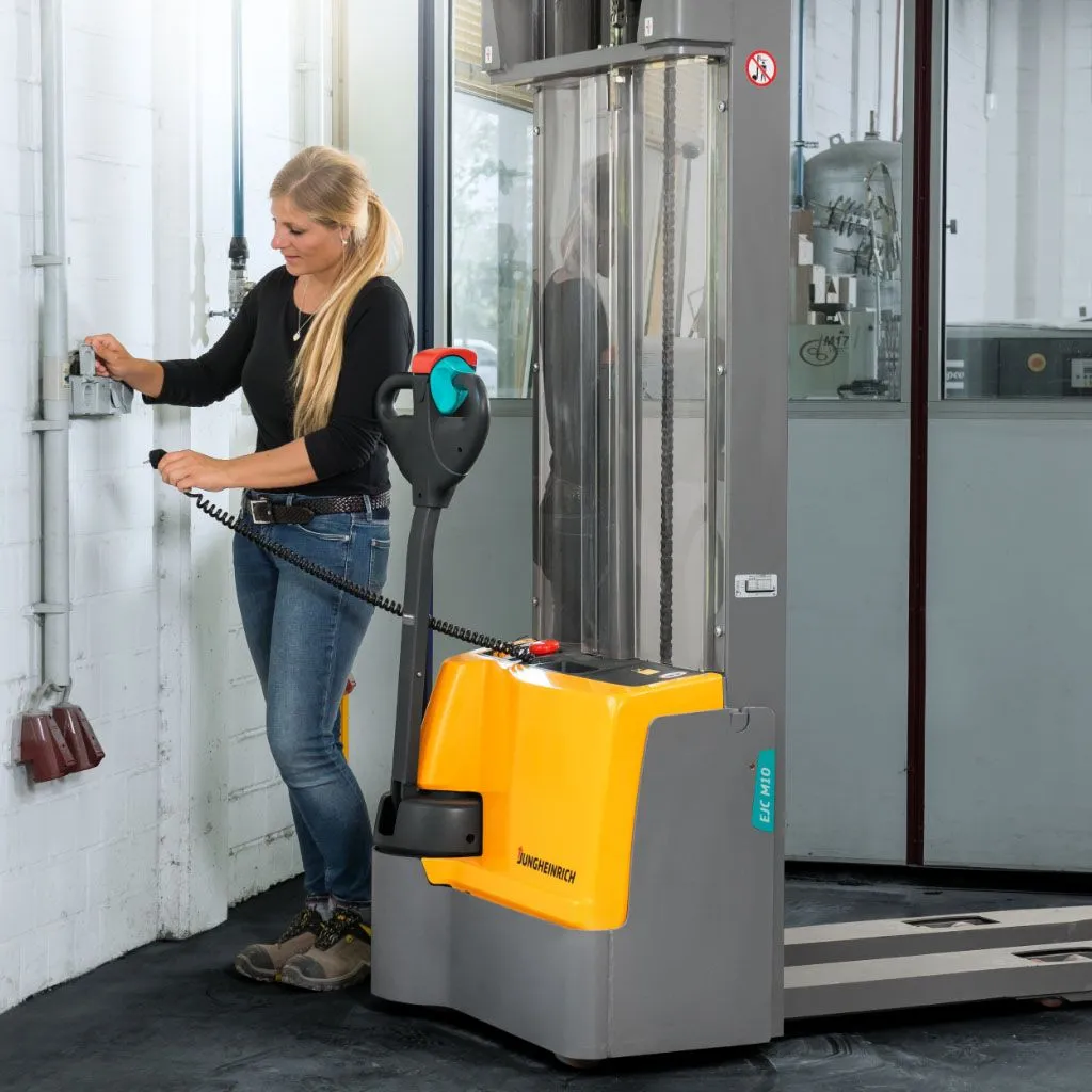 Apilador eléctrico Jungheinrich EJC M10 ZT/M13 ZT