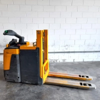 Apilador Jungheinrich ERD 220