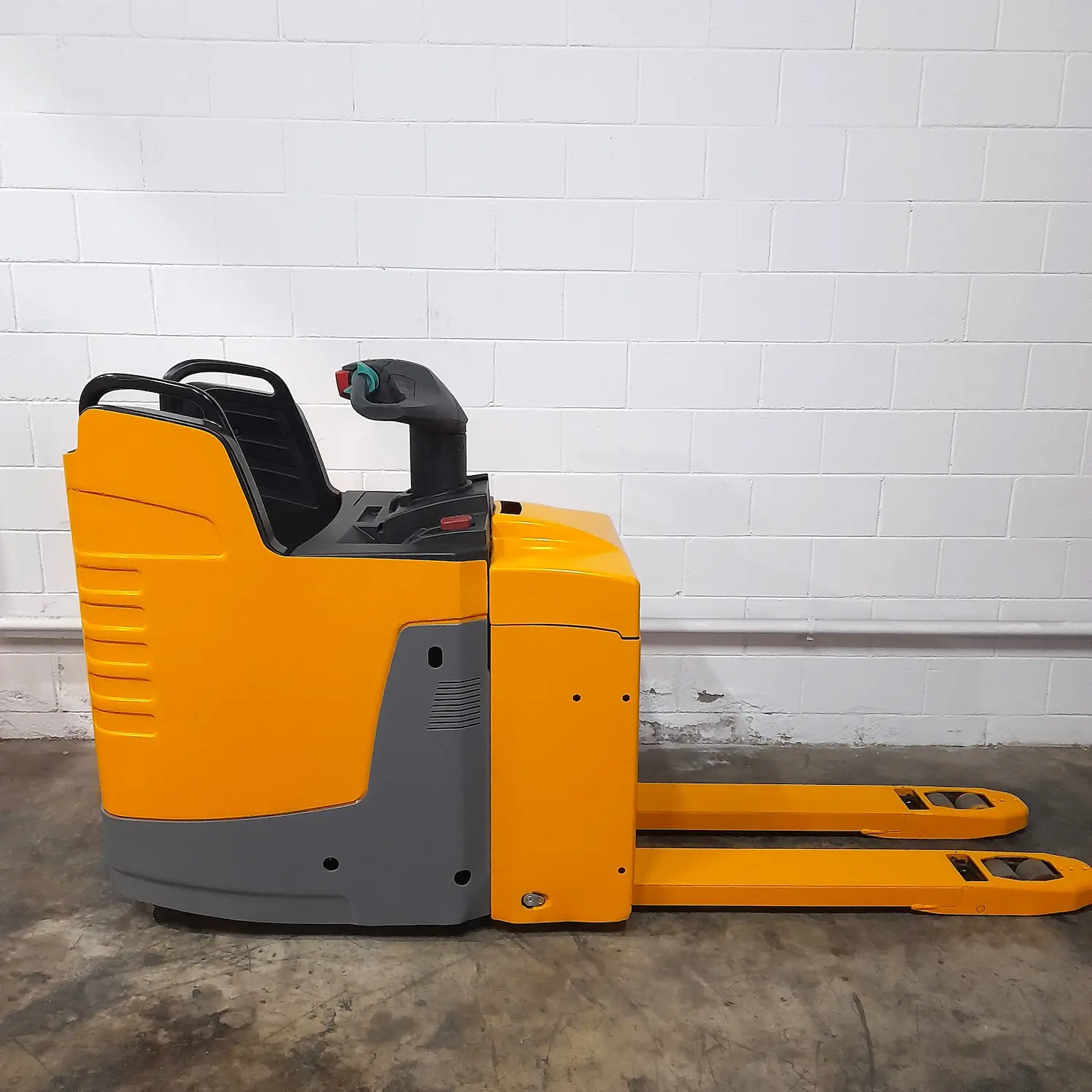 Transpaleta electrica Jungheinrich ERE 225