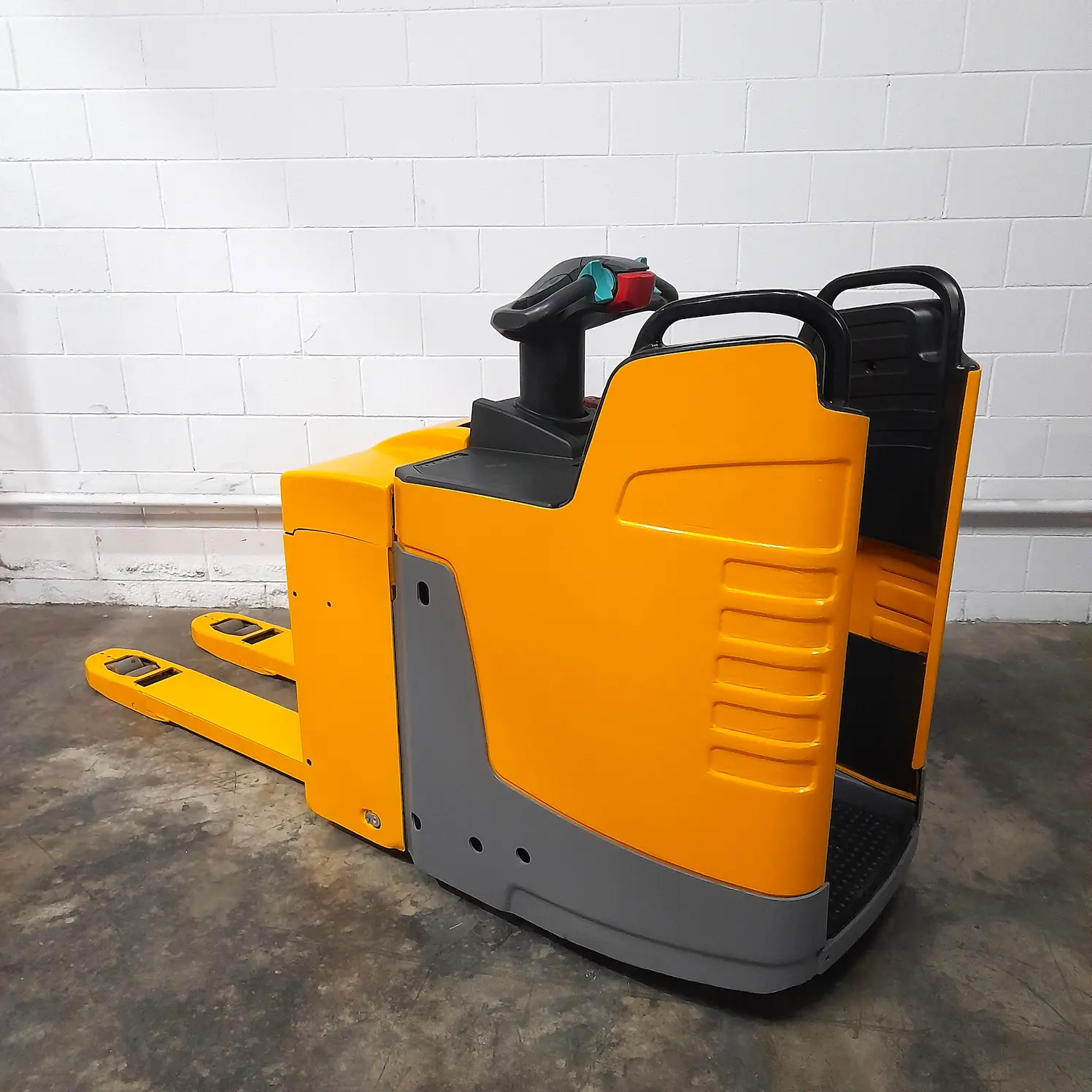Transpaleta electrica Jungheinrich ERE 225
